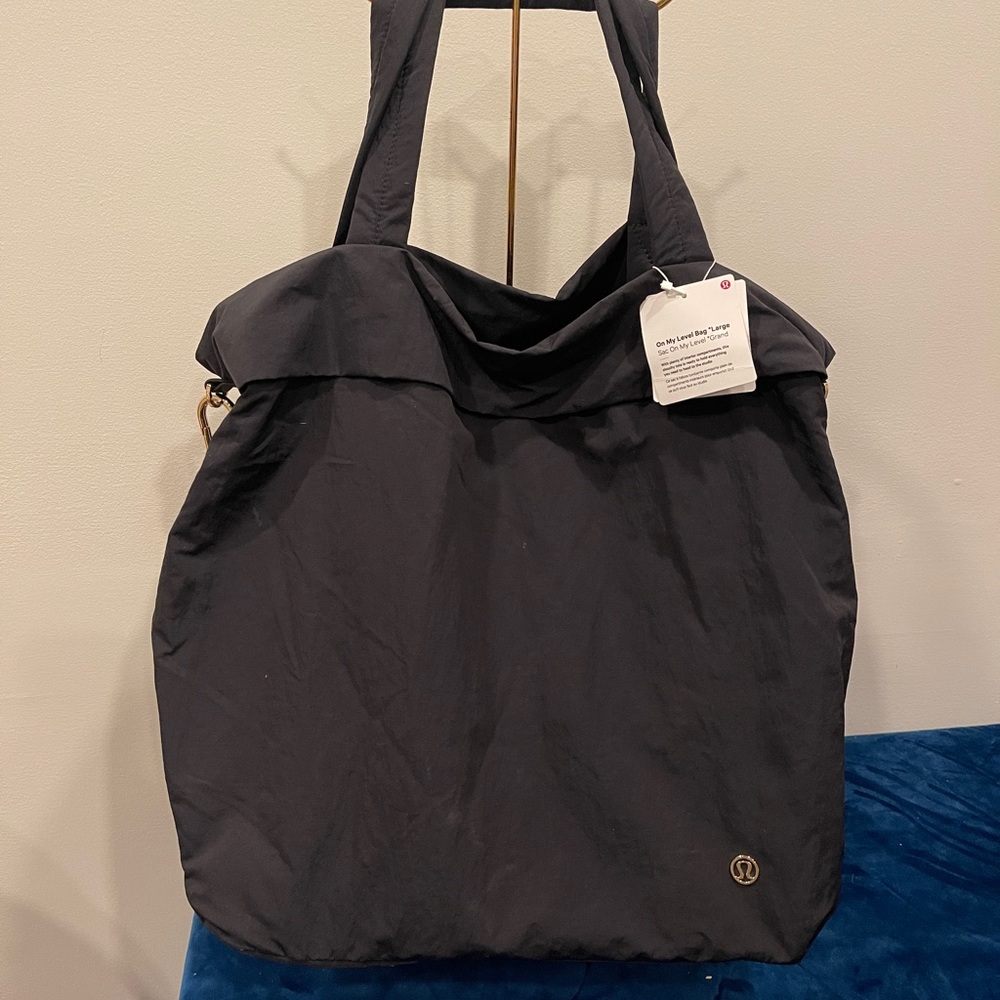NWT lululemon On My Level bag in size Large